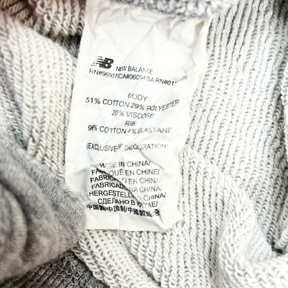 NEW BALANCE |🏃🏻‍♀️ Gray “TRACK CLUB” Athletic Crewneck Sweatshirt - Picture 7 of 11